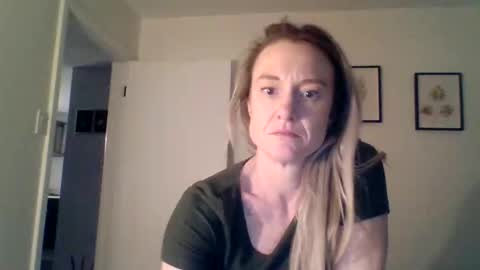 Snapshot of mockingbirds91 chatting on 1, 4, 2026 mockingbirds91 online show from 1, 4, 2026