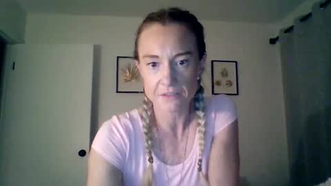 Snapshot of mockingbirds91 chatting on 17, 4, 2026 mockingbirds91 online show from 17, 4, 2026