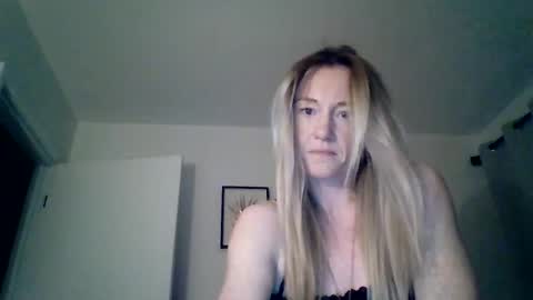 Snapshot of mockingbirds91 chatting on 20, 4, 2026 mockingbirds91 online show from 20, 4, 2026