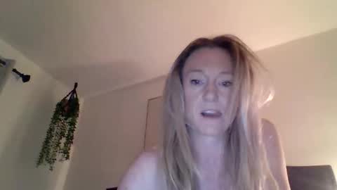 Snapshot of mockingbirds91 chatting on 10, 5, 2026 mockingbirds91 online show from 10, 5, 2026