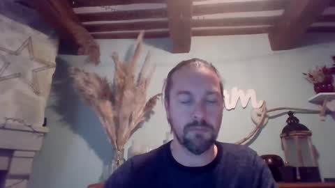 Snapshot of moi9876543210 chatting on 27, 1, 2025 Julien online show from 27, 1, 2025