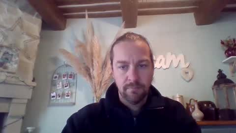 Snapshot of moi9876543210 chatting on 10, 2, 2025 Julien online show from 10, 2, 2025