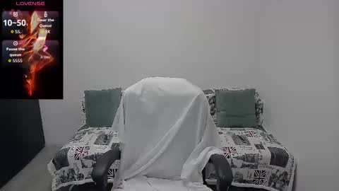 Snapshot of mojjo_erika chatting on 2, 5, 2026 erika online show from 2, 5, 2026