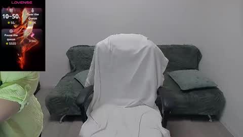 Snapshot of mojjo_erika chatting on 18, 5, 2026 erika online show from 18, 5, 2026