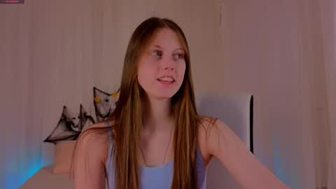 Snapshot of mol1y_kitten chatting on 26, 10, 2025 Molly online show from 26, 10, 2025