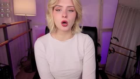 Snapshot of mol_l_y chatting on 20, 2, 2026 Molly online show from 20, 2, 2026