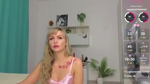Snapshot of molliblum chatting on 10, 10, 2025 molliblum online show from 10, 10, 2025