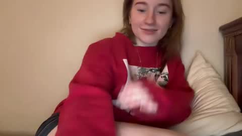 Snapshot of molls_xx chatting on 3, 12, 2024 Molly online show from 3, 12, 2024
