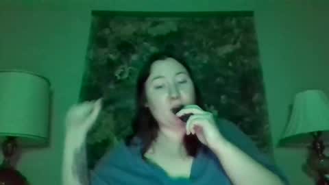 mollsballs123 online show from 5, 11, 2025