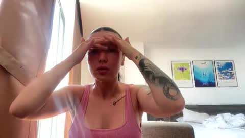 Snapshot of molly__vibes chatting on 8, 4, 2026 Molly online show from 8, 4, 2026