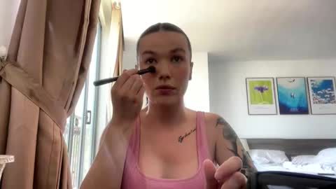 Snapshot of molly__vibes chatting on 9, 4, 2026 Molly online show from 9, 4, 2026