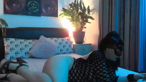 Snapshot of molly_blanka chatting on 8, 10, 2025 Molly online show from 8, 10, 2025