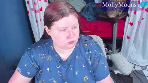 Snapshot of molly_moons chatting on 11, 5, 2026 molly_moons online show from 11, 5, 2026