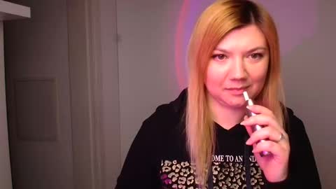 Molly online show from 8, 1, 2025