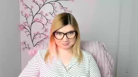 Molly online show from 1, 2, 2026