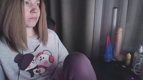 I have new photos come and see with love Molly online show from 26, 2, 2025