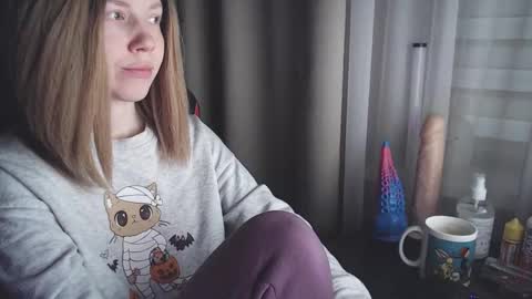 I have new photos come and see with love Molly online show from 5, 3, 2025