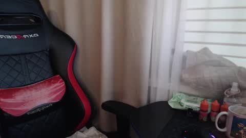 I have new photos come and see with love Molly online show from 16, 11, 2025