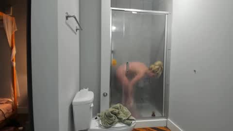 Snapshot of mollyharttt chatting on 15, 9, 2025 mollyharttt online show from 15, 9, 2025