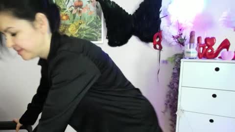 Molly online show from 10, 3, 2026