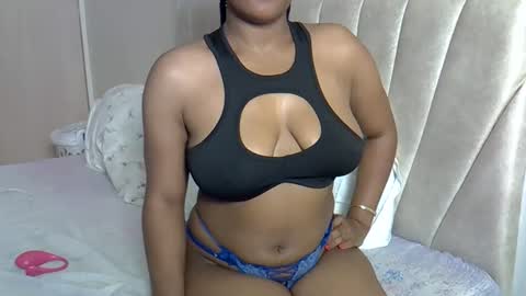 Snapshot of mollynebony chatting on 19, 4, 2026 mollyn online show from 19, 4, 2026