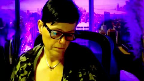 Snapshot of mollysun chatting on 11, 6, 2026 MollySun Nina Randmann online show from 11, 6, 2026