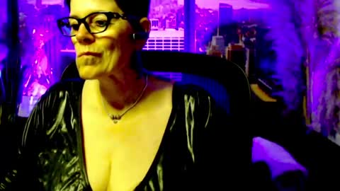 Snapshot of mollysun chatting on 17, 6, 2026 MollySun Nina Randmann online show from 17, 6, 2026