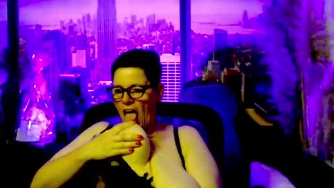 Snapshot of mollysun chatting on 19, 6, 2026 MollySun Nina Randmann online show from 19, 6, 2026