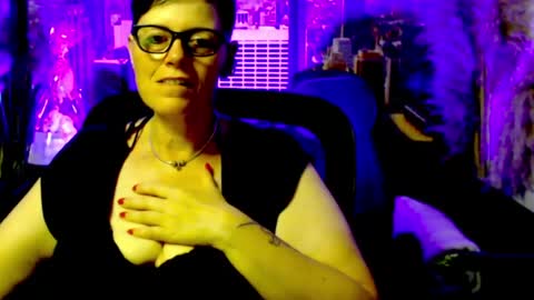 Snapshot of mollysun chatting on 27, 6, 2026 MollySun Nina Randmann online show from 27, 6, 2026