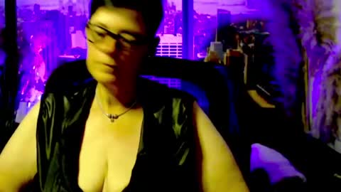 Snapshot of mollysun chatting on 5, 7, 2026 MollySun Nina Randmann online show from 5, 7, 2026