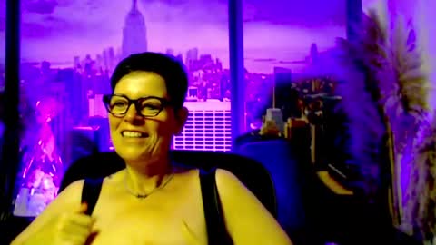 Snapshot of mollysun chatting on 15, 7, 2026 MollySun Nina Randmann online show from 15, 7, 2026