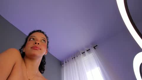 Snapshot of mollyybloom chatting on 31, 12, 2024 Molly online show from 31, 12, 2024