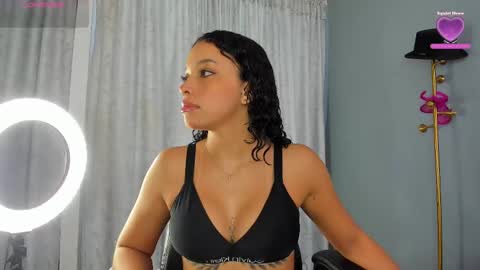 Snapshot of mollyybloom chatting on 11, 9, 2025 Molly online show from 11, 9, 2025