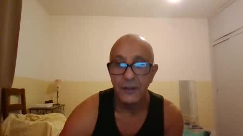 Snapshot of moment71200 chatting on 12, 11, 2025 moment71200 online show from 12, 11, 2025