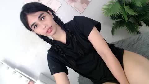 MOMIKHEM online show from 21, 5, 2026