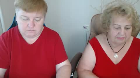 Snapshot of mommy99x chatting on 17, 9, 2025 Mommy99X online show from 17, 9, 2025