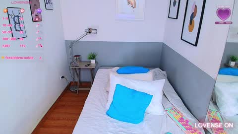 Daphne  online show from 23, 1, 2025