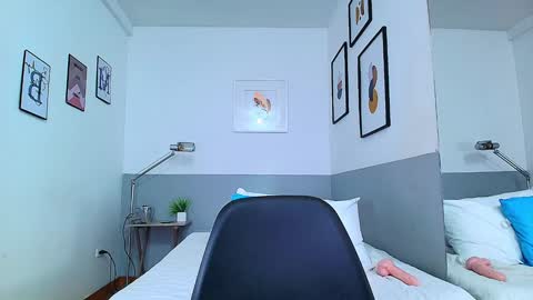 Daphne  online show from 23, 1, 2025