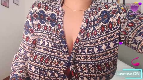 Daphne  online show from 6, 2, 2025