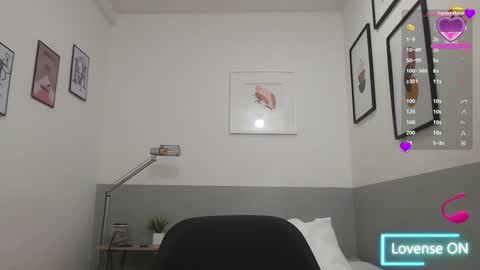 Daphne  online show from 7, 2, 2025