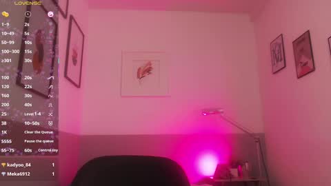 Daphne  online show from 13, 2, 2025