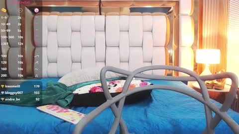 Daphne  online show from 20, 2, 2025