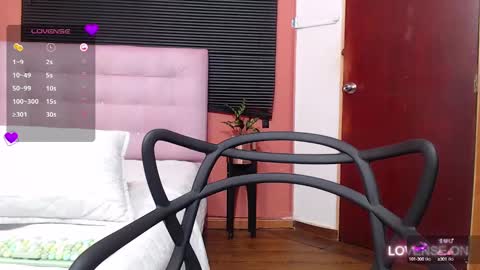 Daphne  online show from 7, 3, 2025