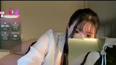 Snapshot of momo___0717 chatting on 4, 11, 2025 momo___0717 online show from 4, 11, 2025