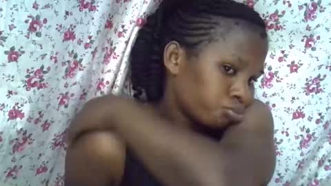 Snapshot of momsdoll chatting on 9, 2, 2026 momsdoll online show from 9, 2, 2026