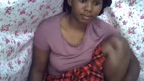 Snapshot of momsdoll chatting on 11, 2, 2026 momsdoll online show from 11, 2, 2026