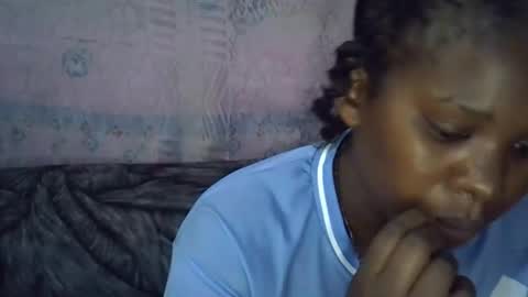 Snapshot of momsdoll chatting on 16, 2, 2026 momsdoll online show from 16, 2, 2026