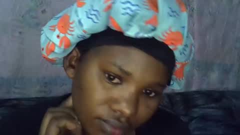 Snapshot of momsdoll chatting on 1, 4, 2026 momsdoll online show from 1, 4, 2026