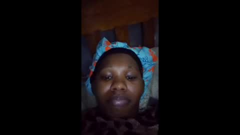 Snapshot of momsdoll chatting on 3, 4, 2026 momsdoll online show from 3, 4, 2026