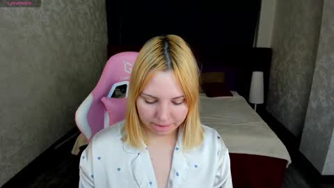 mon1ca_jones online show from 30, 11, 2025